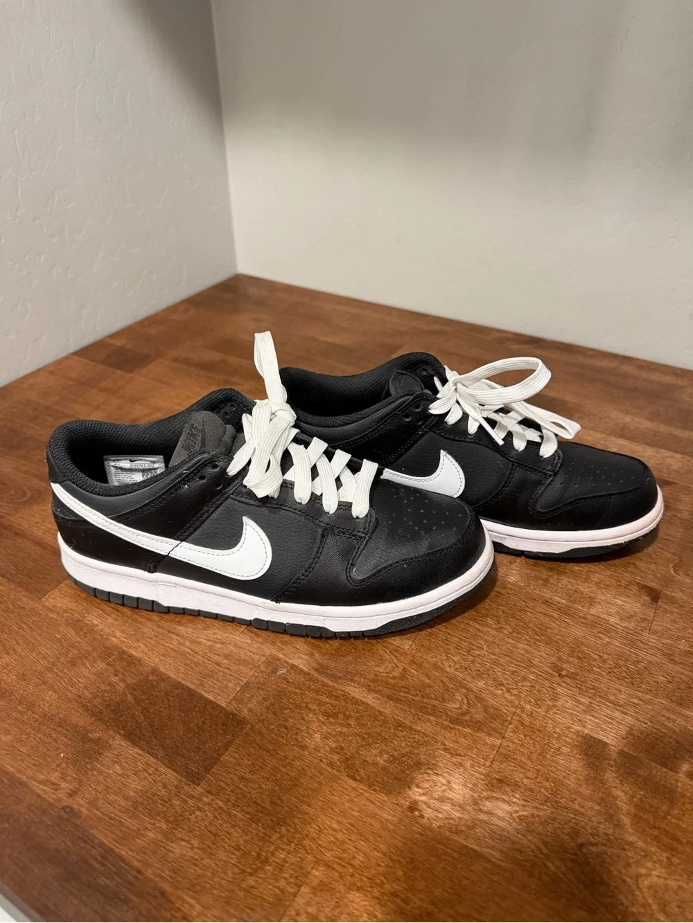 Nike Dunks Low-Top Sneakers in Black & White(6.5 Y/8 W)